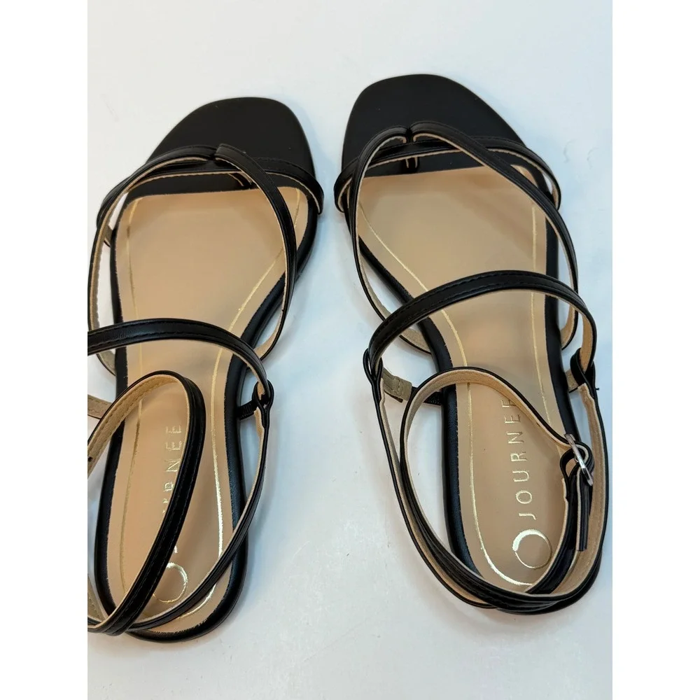 Journee Collection Women's Serissa Strappy Flat Sandals Black Size 9M NWT/BOX